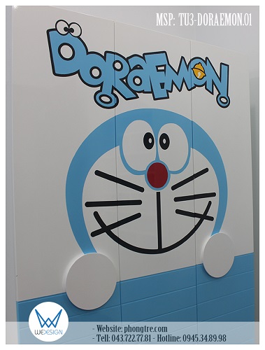 Chi tiết trang trí Doraemon cười tươi lấp ló và dòng chữ Doraemon được tạo hình bằng phương pháp sơn trực tiếp trên cánh tủ